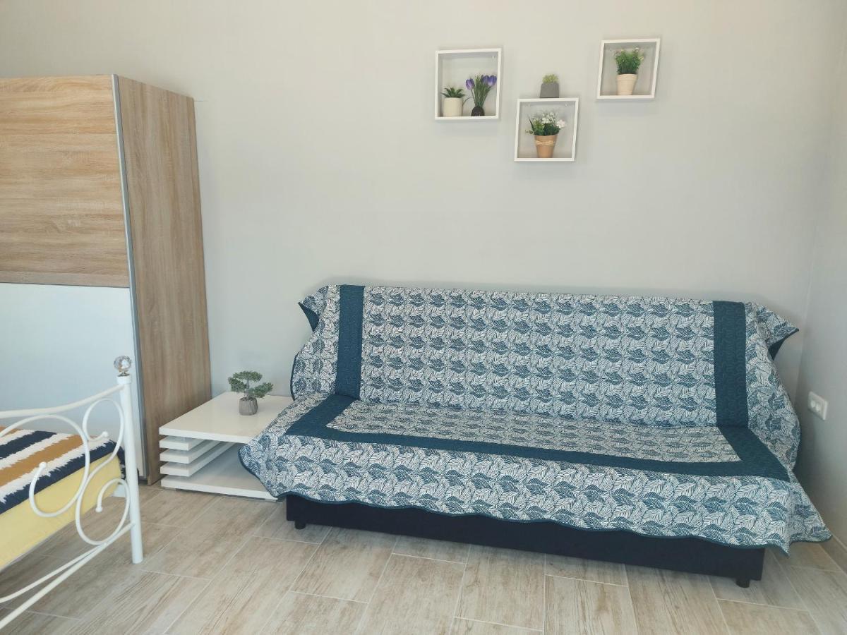 Studio Apartment Palmira Liznjan Exterior photo