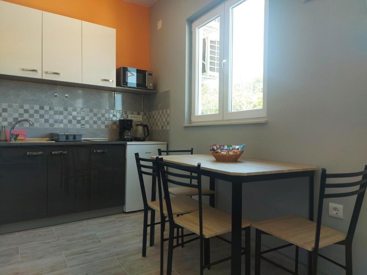 Studio Apartment Palmira Liznjan Exterior photo